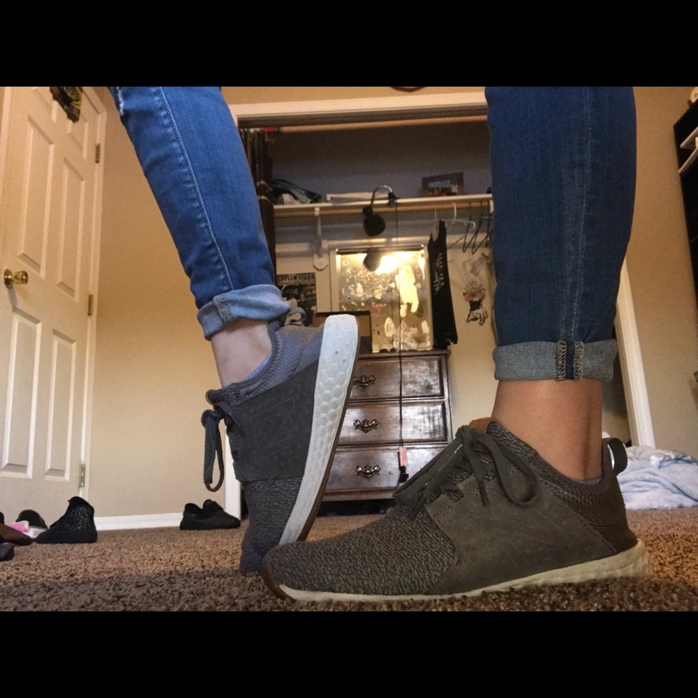 New Balance Women’s 8.5 Running Shoes (Like New)